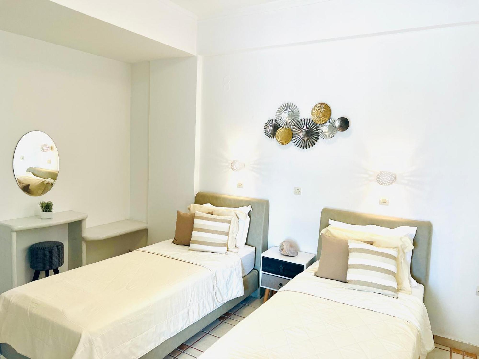 Arapiou Apartments Периволос Екстериор снимка